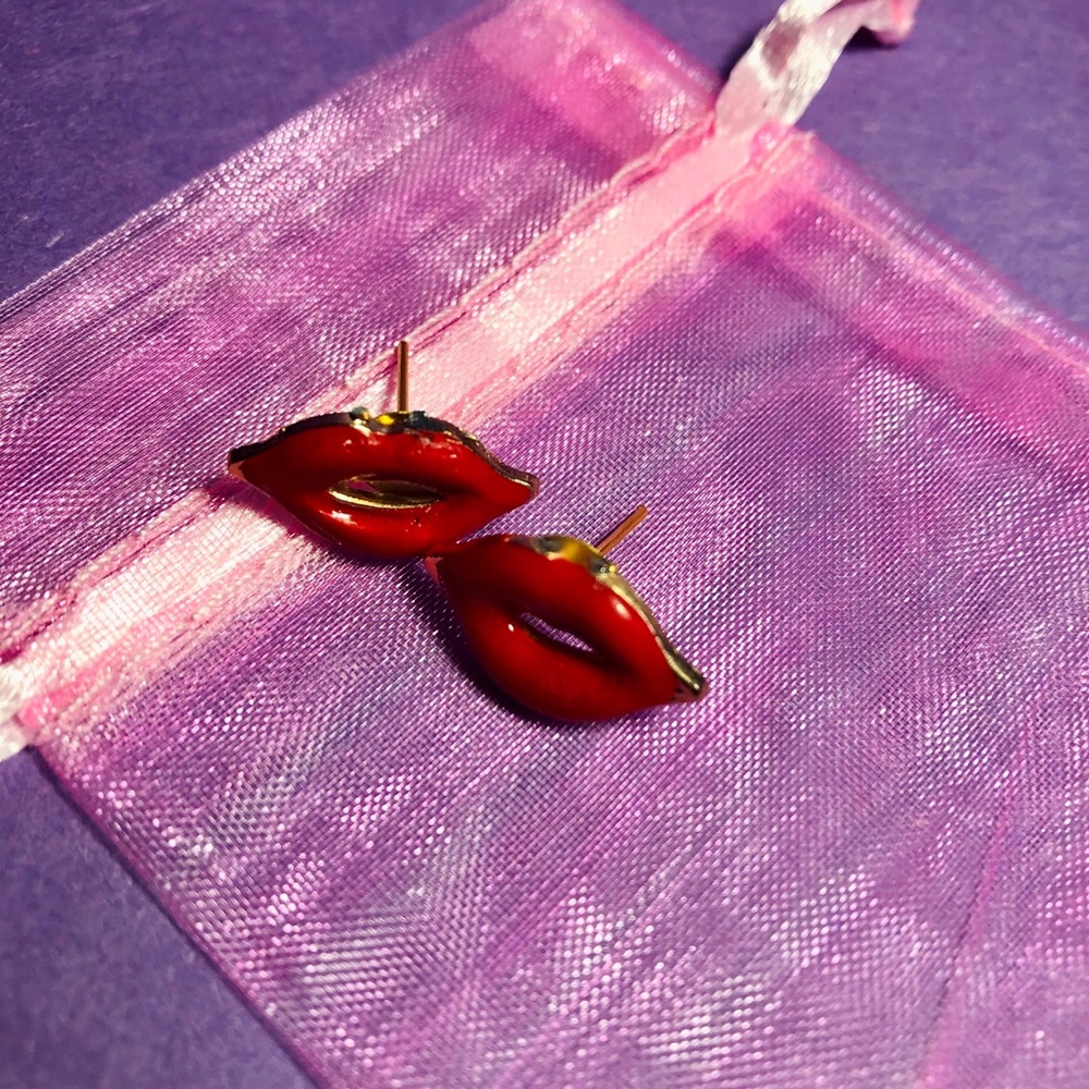 Lip studs - Picture 2 of 3